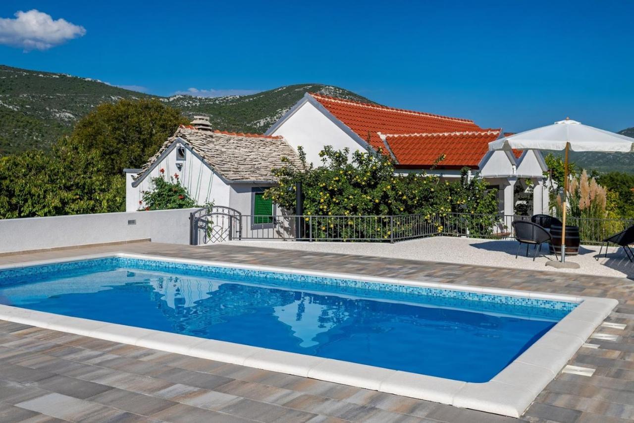 Villa House Camellia With Fenced Pool And Playground Blizna Donja Esterno foto