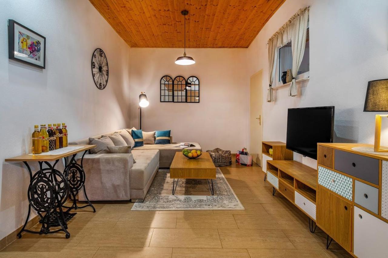 Villa House Camellia With Fenced Pool And Playground Blizna Donja Esterno foto