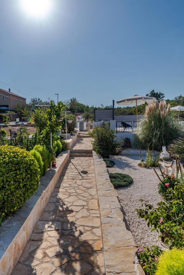 Villa House Camellia With Fenced Pool And Playground Blizna Donja Esterno foto