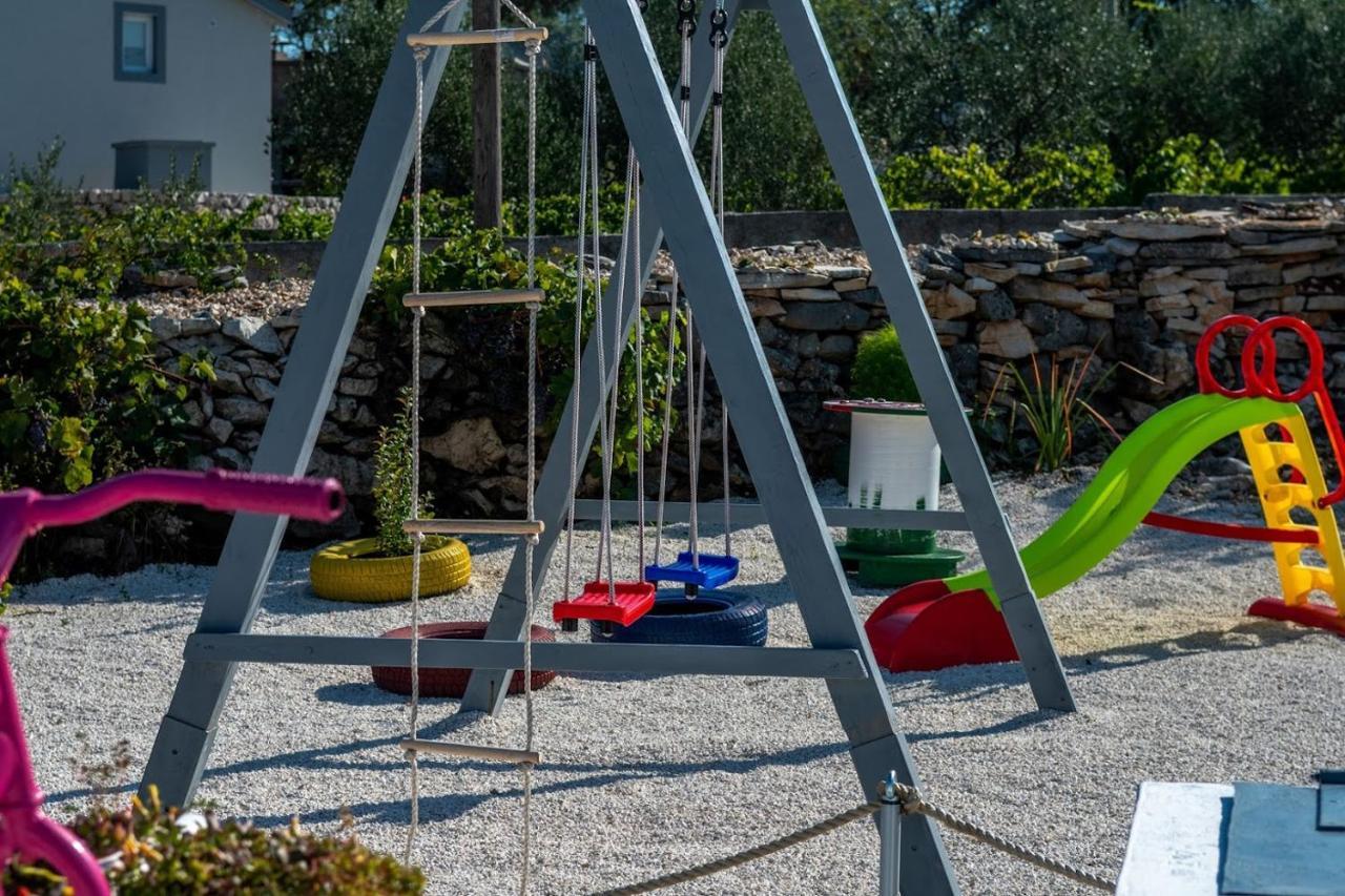 Villa House Camellia With Fenced Pool And Playground Blizna Donja Esterno foto