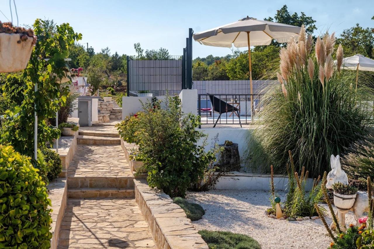 Villa House Camellia With Fenced Pool And Playground Blizna Donja Esterno foto