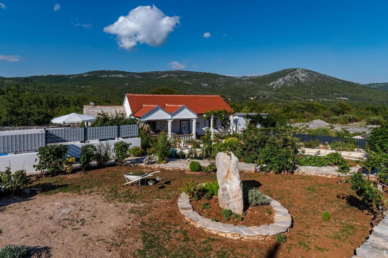Villa House Camellia With Fenced Pool And Playground Blizna Donja Esterno foto